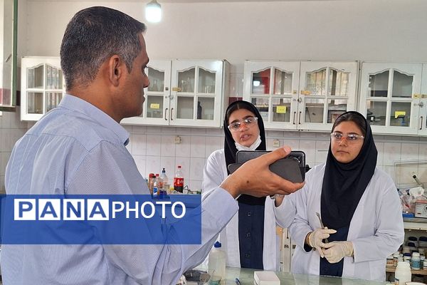 داوری مرحله استانی محور فعالیت های آزمایشگاهی جشنواره نوجوان خوارزمی در پژوهشرای دکتر حسابی