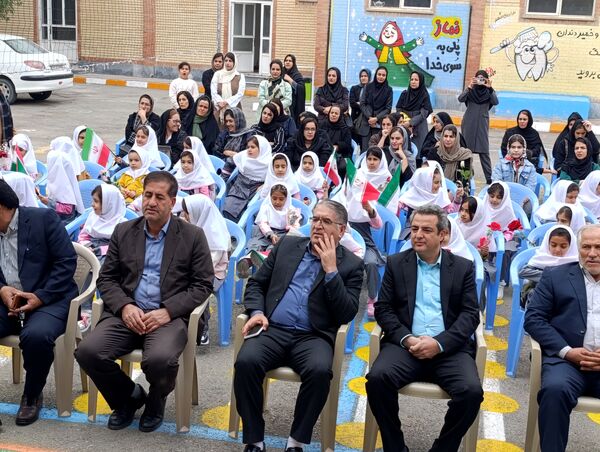 جشن شکوفه‌ها در ملکان؛ استقبال گرم از نوگلان دبستانی