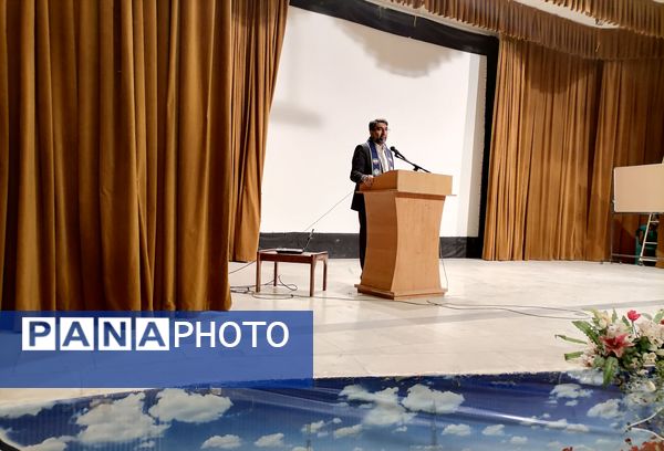 نشست کارشناسان سازمان دانش‌آموزی و دانش‌آموز خبرنگاران در سازمان دانش‌آموزی استان چهارمحال‌وبختیاری