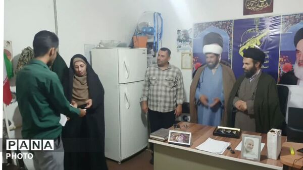 تجلیل از دانش‌آموزان نخبه و فعالان بسیج دانش‌آموزی پاتاوه در دهه امامت و ولایت