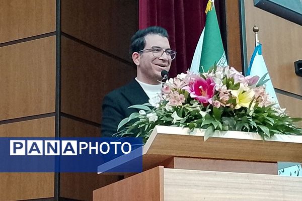 حضور مسئولان و فرهنگیان اداره کل آموزش و پرورش شهرستان‌های تهران در جشن ولادت حضرت مهدی(عج)