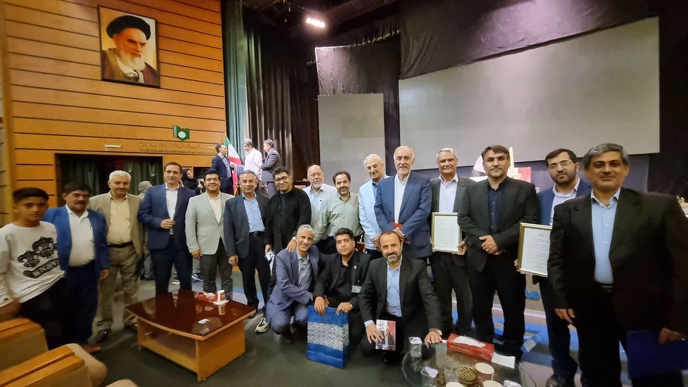 مجمع خیرین مدرسه‌ساز شهرستان ملارد در بین مجامع خیرین مدرسه‌ساز استان تهران، رتبه نخست را کسب‌ کرد
