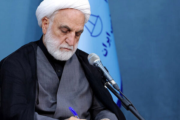 دشمن منتظر خالی شدن خیابان‌هاست، اما این آرزو را به گور می‌برد