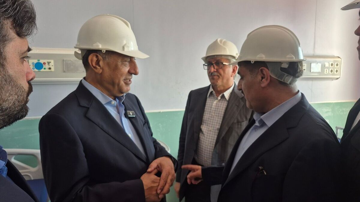 بازدید معاون اجرایی رئیس&zwnj;جمهور از بیمارستان ۴۰۰ تختخوابی لاکان