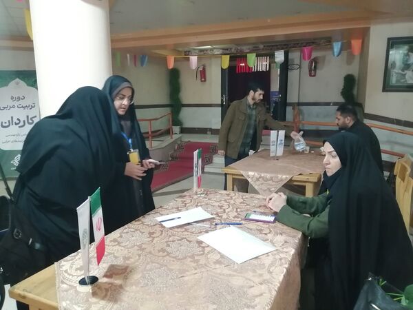 آیین افتتاحیه دوره تربیت مربی کاردان سازمان دانش‌آموزی استان قم