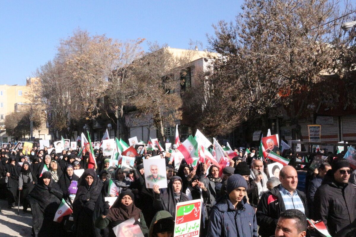 راهپیمایی محکومیت اقدامات تروریستی آمریکا و رژیم صهیونیستی در شهرستان فیروزکوه