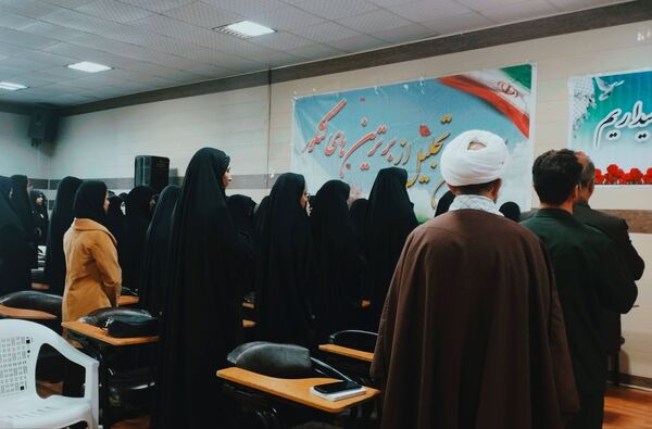 تجلیل از رتبه‌های برتر کنکور زیرکوه