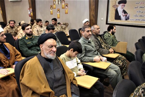 تجلیل از خادمان و فرهنگ‌یاران نماز در قم