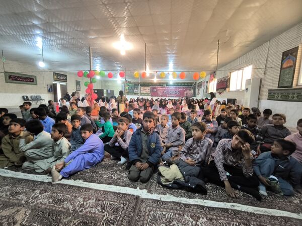 جشن اعیاد شعبانیه و تقدیر از دانش‌آموزان برتر آموزشگاه شهید بهشتی مزرعه