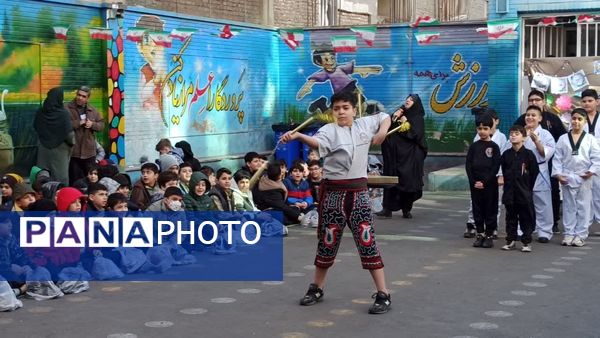 طنین زنگ انقلاب در طلیعه دهه فجر در منطقه ۱۰