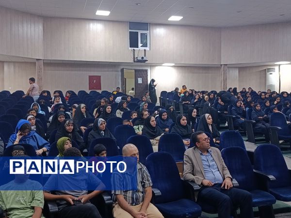 جشن میلاد حضرت زینب(س) و روز پرستار در سالن ارشاد حاجی‌آباد