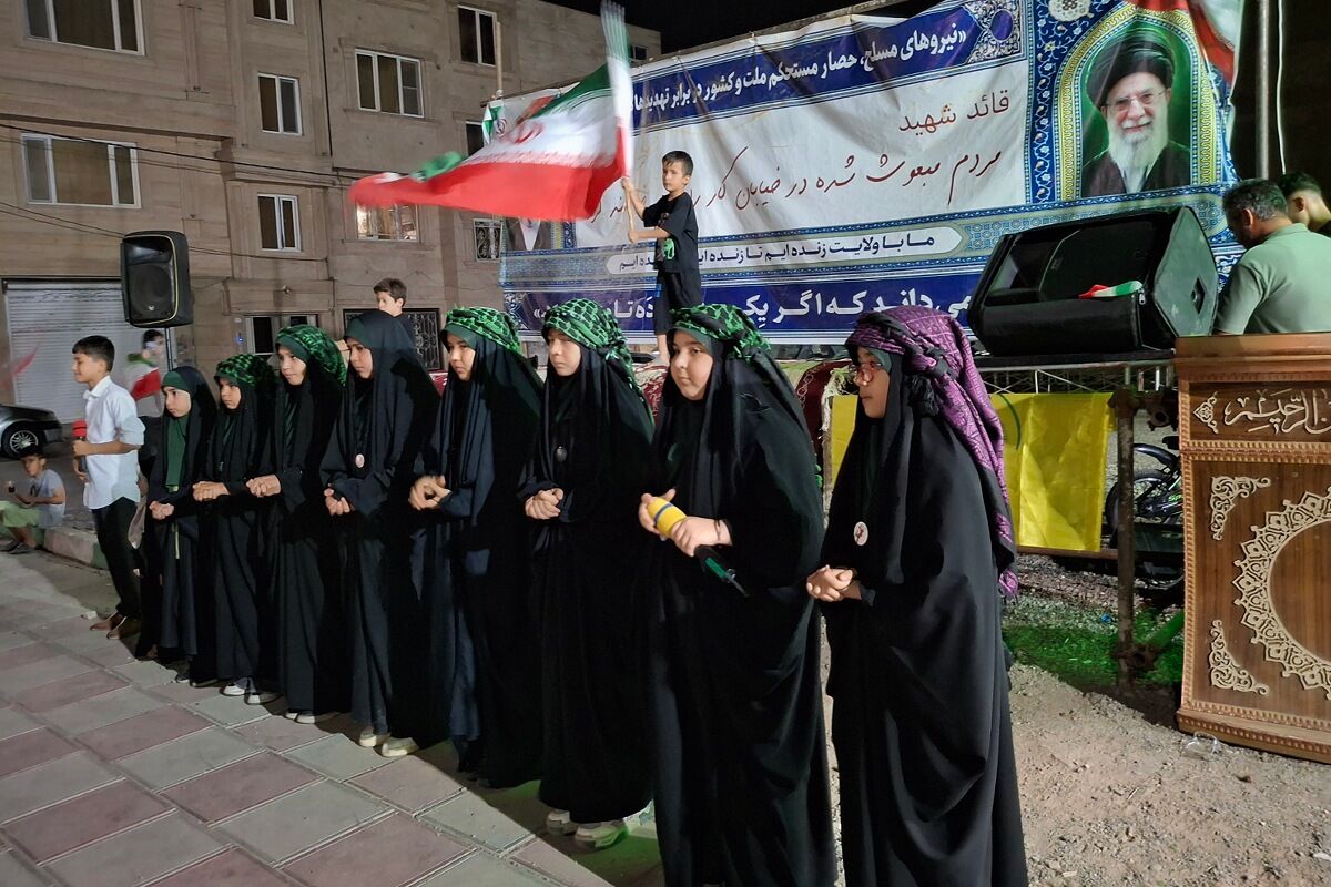 قاب تجمعات شبانه این بار در محله جاده نظامی 