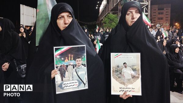 تجدید بیعت با رهبر و آرمان‌های انقلاب در خرم آباد