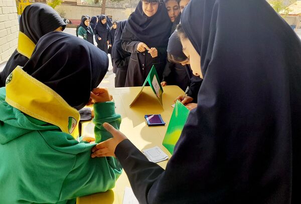 انتخابات شورای دانش‌آموزی در دبیرستان علی افشارنژاد ناحیه ۶ مشهد