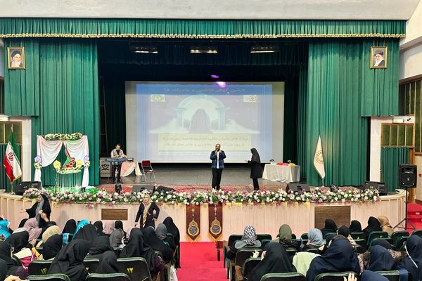 جشن میلاد بانوی آب و آیینه