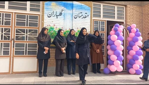 گرامیداشت هفته دفاع مقدس همزمان با آغاز سال تحصیلی در دبیرستان کوثر جلگه رخ