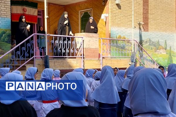 برگزاری نمایشگاه به مناسبت «هفته پدافند غیرعامل» در دبستان شهید مجید مجیدی ناحیه دو شهرری 