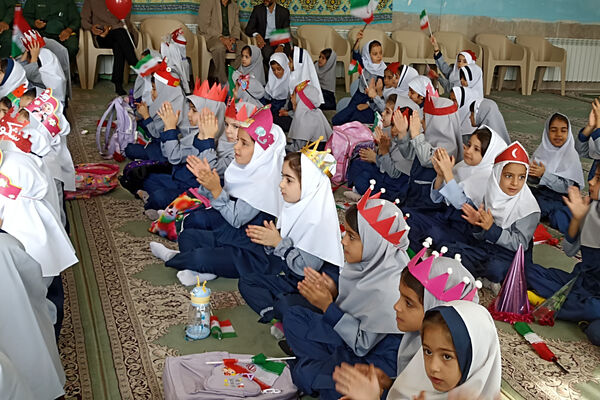 غنچه‌های امید در آغوش دبستان فاطمیه لردگان