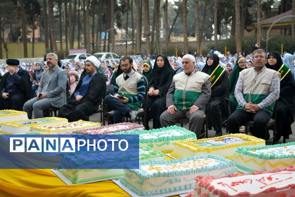 حضور خادمان رضوی در مدرسه قدر بهارستان‌دو