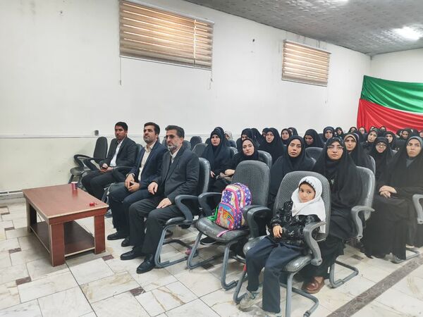 برگزاری کارگاه آموزشی معلم تحول آفرین در دبیرستان مشکوه نور