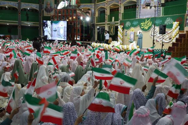 مراسم جشن تکلیف متمرکز ۳۰۰۰ نفره ویژه دانش‌آموزان دختر شهر یزد
