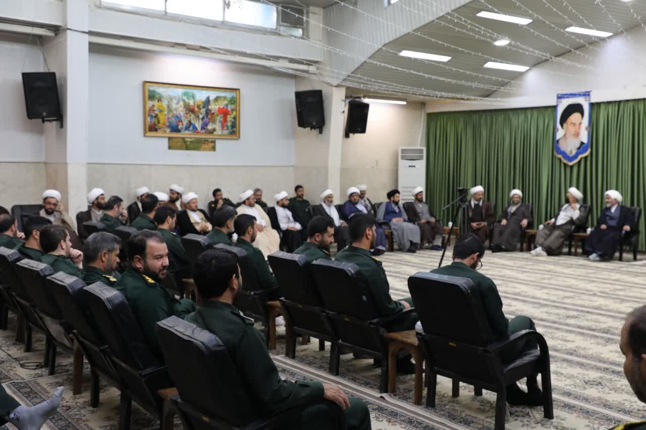 دیدار پاسداران دفتر نمایندگی ولی‌فقیه سپاه حضرت جوادالائمه(ع) خراسان شمالی با آیت‌الله علم‌الهدی 