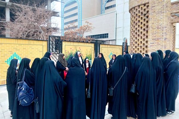 اردوی زیارتی و سیاحتی دارالقرآن سلسه الذهب در موزه حرم امام رضا (ع)