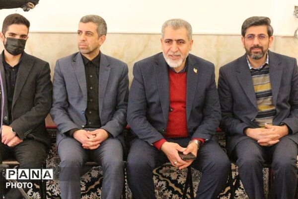 آغاز مسیر بندگی؛ جشن تکلیف دانش‌آموزان دختر فیروزکوهی