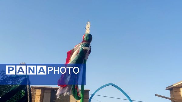 آیین جمع آوری نذورات مردمی در روز عاشورا 