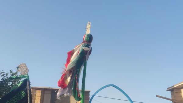 آیین جمع آوری نذورات مردمی در روز عاشورا 