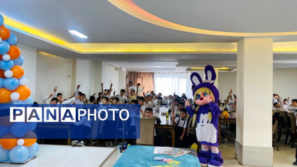 جشن روز دانش‌آموز در مدرسه معلم آشخانه 