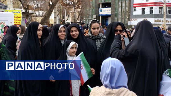 قروه؛ صحنه‌ تجلی وحدت و شور انقلابی  