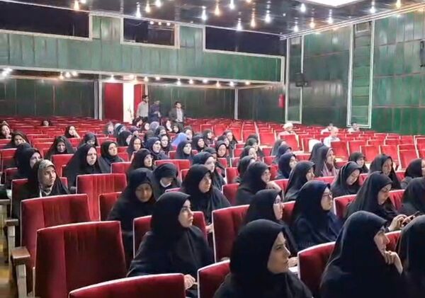 اولین کارگاه از سلسله کارگاه‌های دوره توانمندسازی مربیان پرورشی ناحیه 2 یزد
