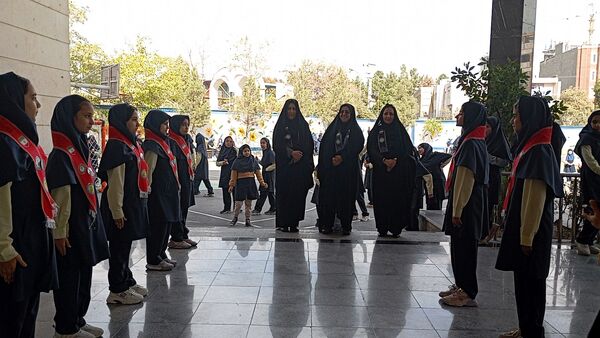 مراسم  تحلیف پیشتازان چهارمی در دبستان آرمینه مصلی نژاد 
