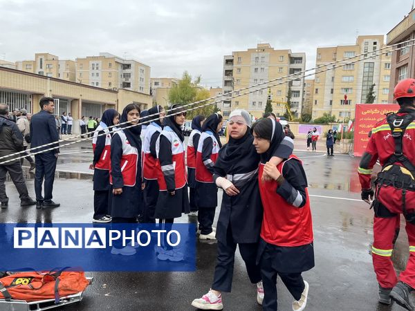 مانور زلزله در مدرسه بانو خاکره شیراز
