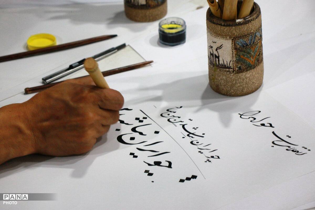 شکوفایی رنگ و قلم در شورای شهر کبودراهنگ