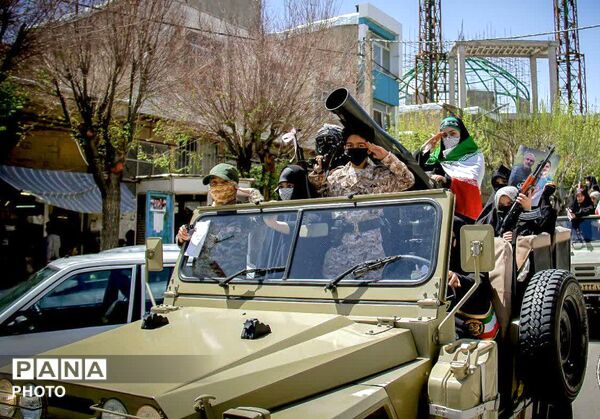  اوج اقتدار دختران ایران در گرامیداشت مادران و شهدای دانش‌آموز