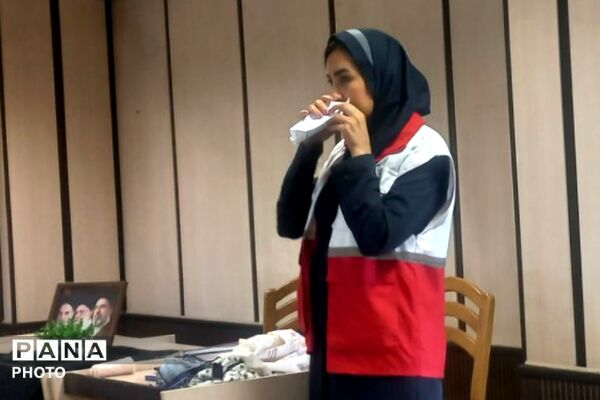 دوره آموزش و مهارت افزایی امداد و کمک های اولیه ویژه مربیان کودکستان در ناحیه دو شهرری