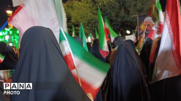 دهه نودی های پای انقلاب