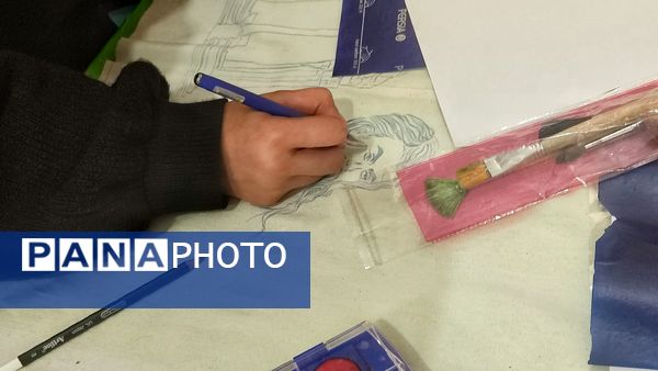نمایشگاه هنری دانش آموزان در دبیرستان مهردخت 