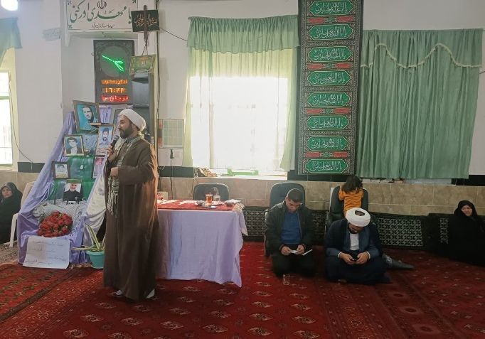 تکریم از مادران شهدا در پایگاه طاهره بسیج خواهران روستای حسین آباد