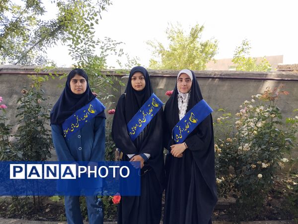 دیدار اعضای انجمن اسلامی هنرستان بصیرت آشخانه با همسر جانباز رسایی پور