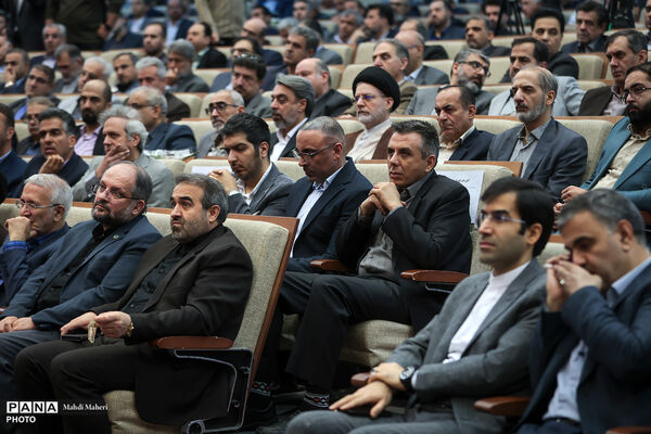 آیین بزرگداشت مقام استاد و سرآمدان آموزشی
