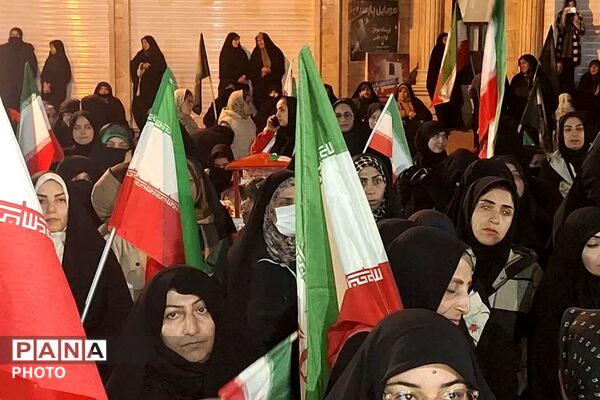 اجتماع پرشور شبانه مردم انقلابی در شهرستان فیروزکوه