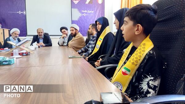 آیین تقدیر از دانش آموزخبرنگاران پانا ناحیه چهار قم
