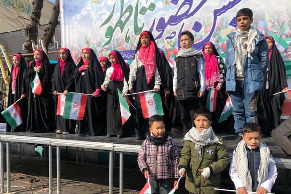 حضور اقشار مختلف شهرری در جشن پیروزی انقلاب 