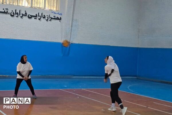 رقابت مادران و دختران قرچکی برای کسب عنوان قهرمانی