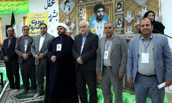 لبخند در صف صبحانه
