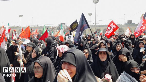 تجدید میثاق با آرمان‌های انقلاب، تهران در سوگِ رهبر شهید یکپارچه سیاه پوش شد