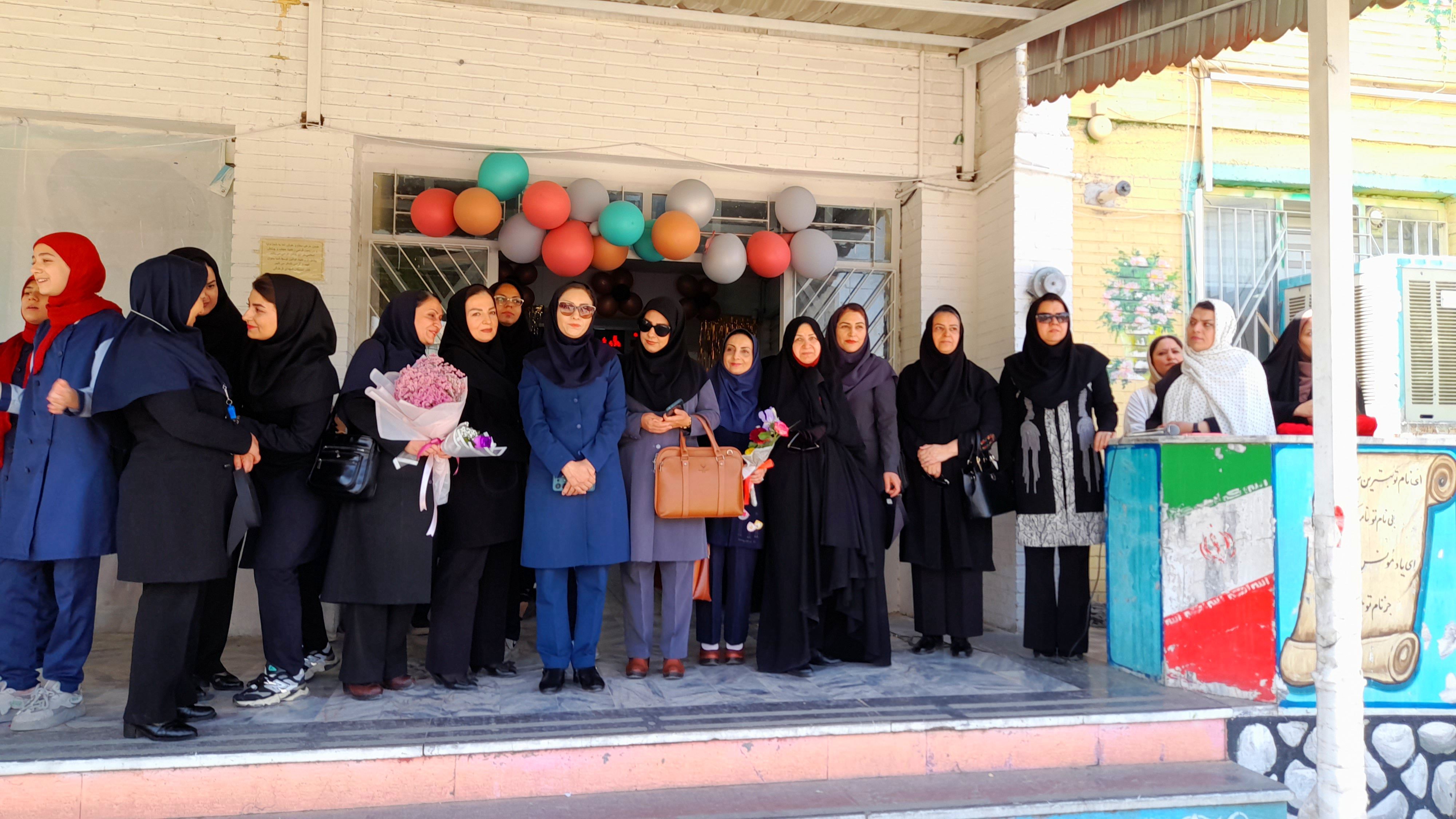 برگزاری جشن روز معلم در دبستان شهدای فرهنگی